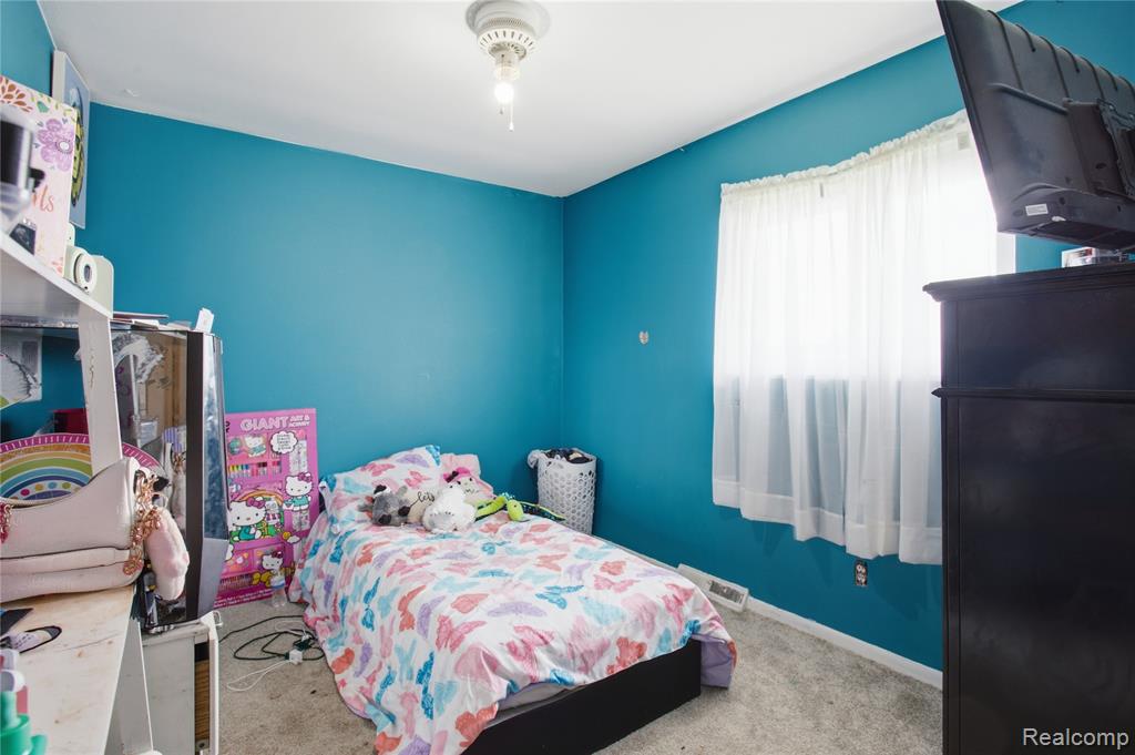 117 N Groesbeck Highway, Mount Clemens, MI 48043 — Photo 19
