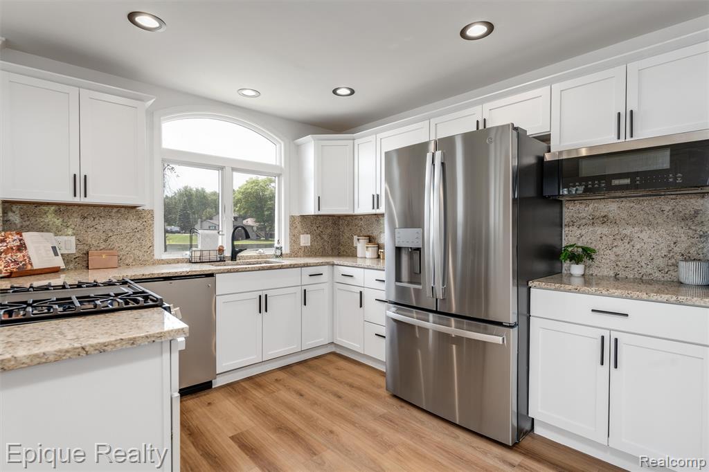 800 Kimberly, Lake Orion, MI 48362 — Photo 4