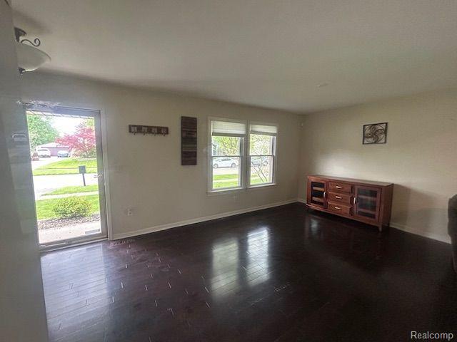1212 HAMPSHIRE Drive, Canton, MI 48188 — Photo 9