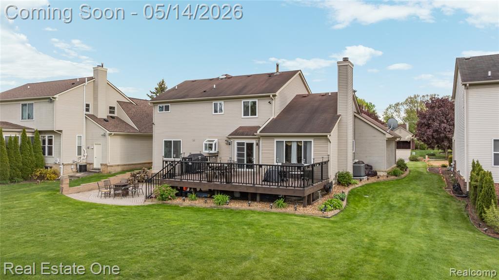 865 Drakeshire Drive, Commerce Twp, MI 48390 — Photo 9