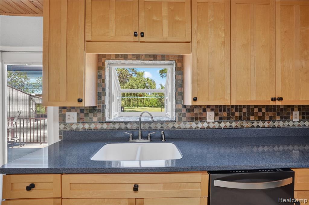 10520 North Dixie, South Rockwood, MI — Photo 10