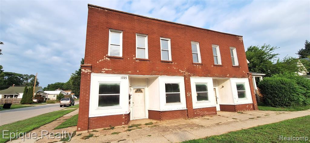 1725 10th Street, Port Huron, MI 48060