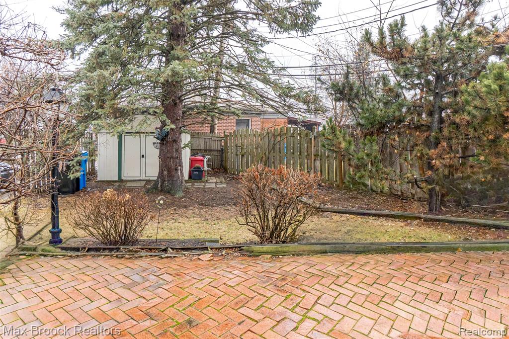 1703 Browning Avenue, Madison Heights, MI 48071 — Photo 41