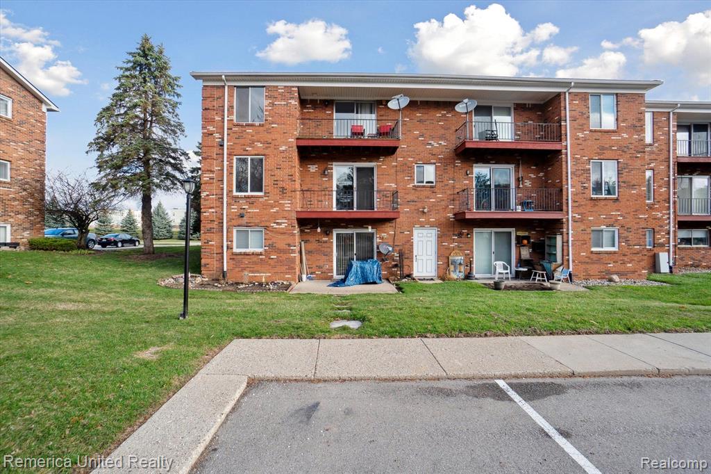 507 W HIGHLAND Road, D-9, Howell, MI 48843 — Photo 25
