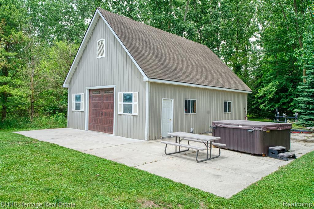 6952 Sharpe Road, Fowlerville, MI 48836 — Photo 7
