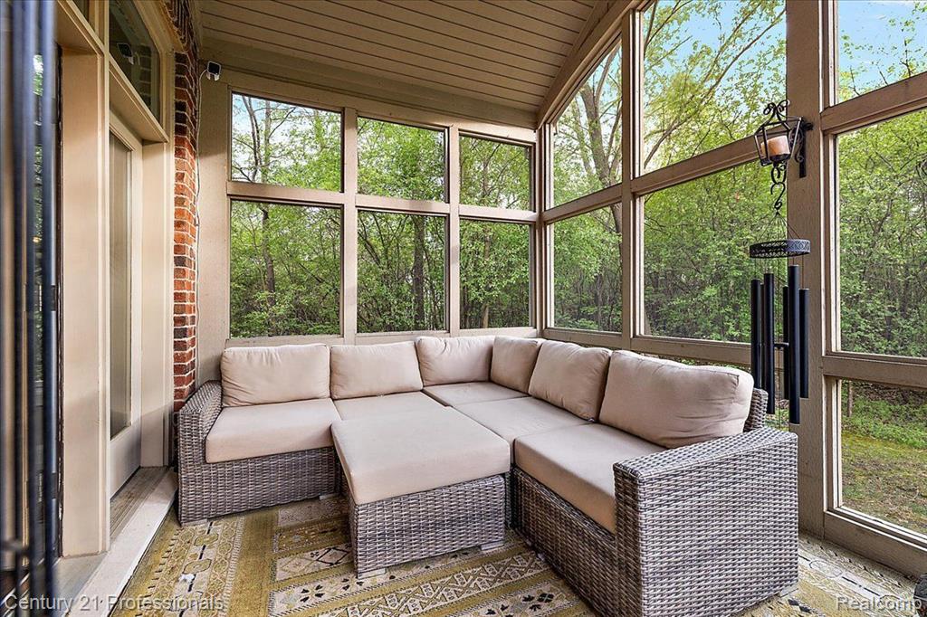 4735 OAKHURST RIDGE Road, Clarkston, MI 48348 — Photo 27