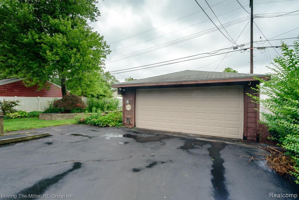 1200 GEORGINA Drive, Ypsilanti, MI 48198 — Photo 27