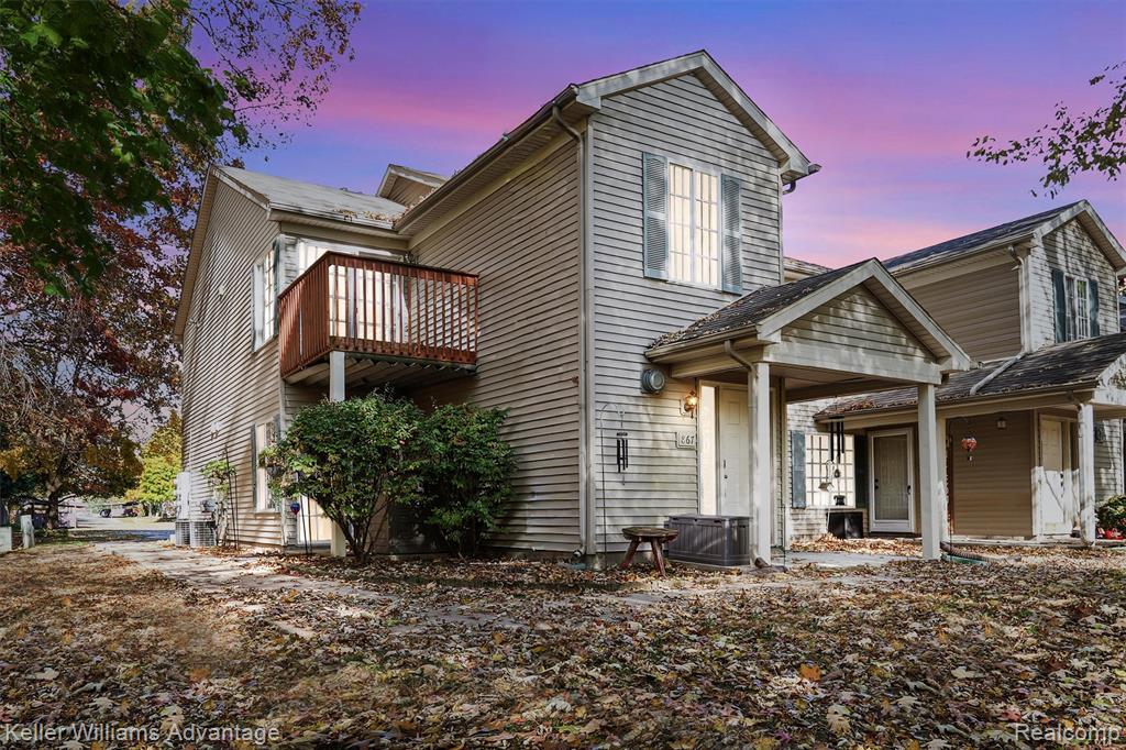 867 Saybrook Drive, Waterford, MI 48327 — front exterior