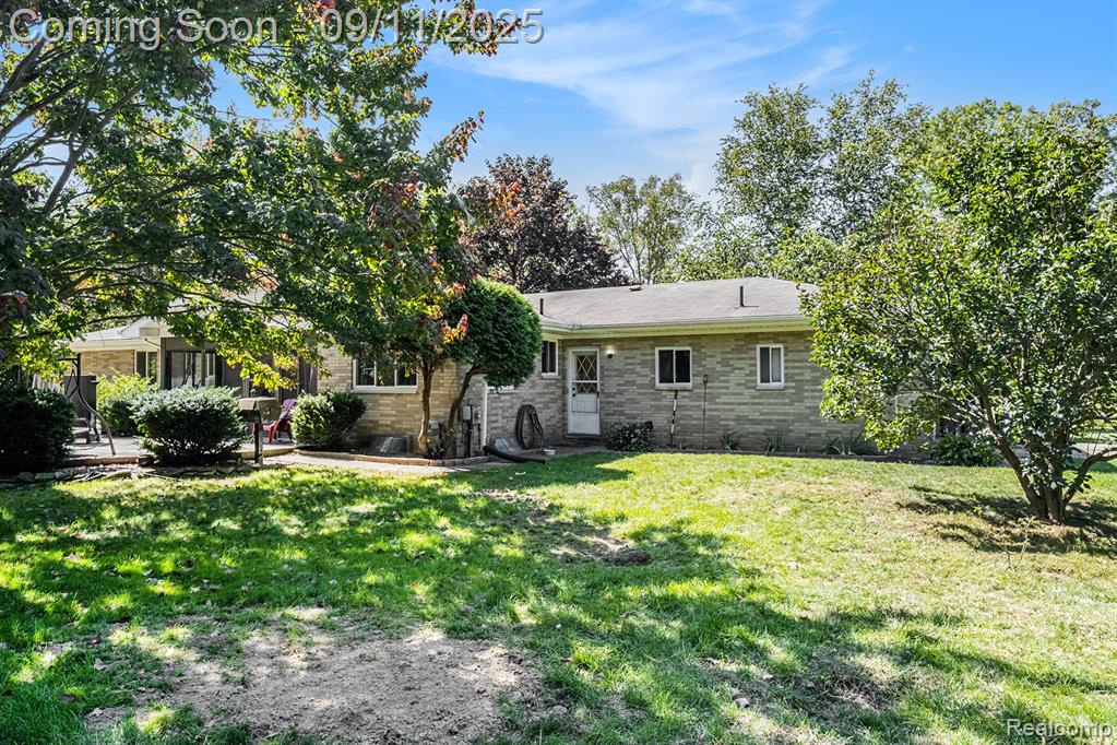 5417 Irish Road, Grand Blanc, MI 48439 — Photo 23