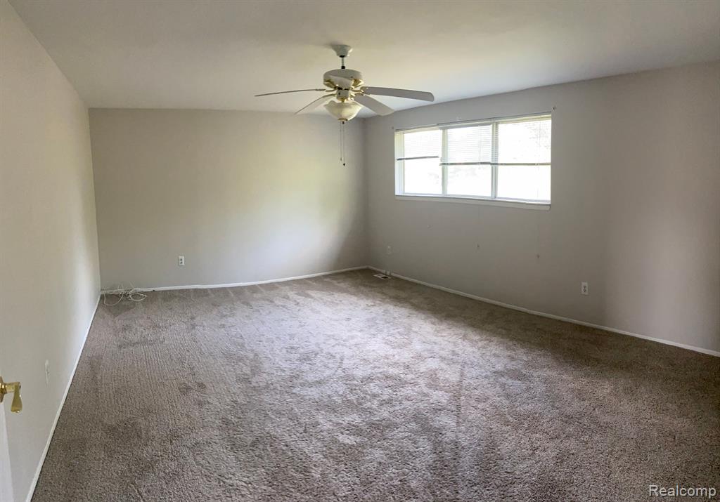 494 ROLLING GREEN Circle S, Rochester Hills, MI 48309 — Photo 19