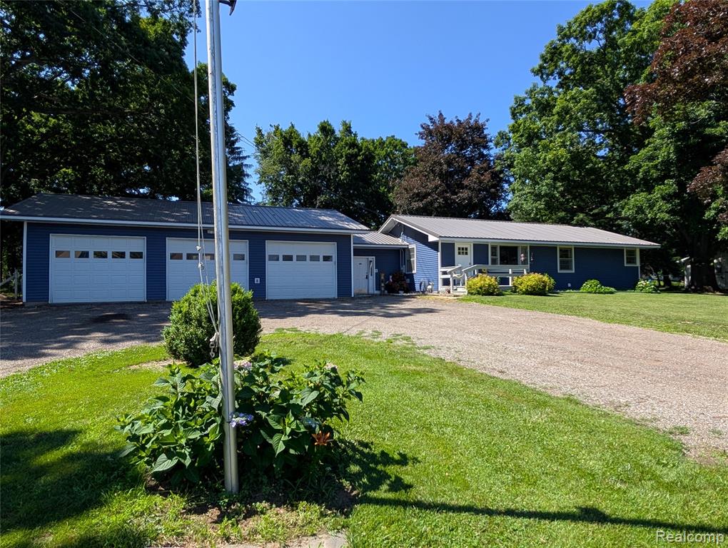 337 W Pine Street, Elsie, MI 48831 — Photo 2