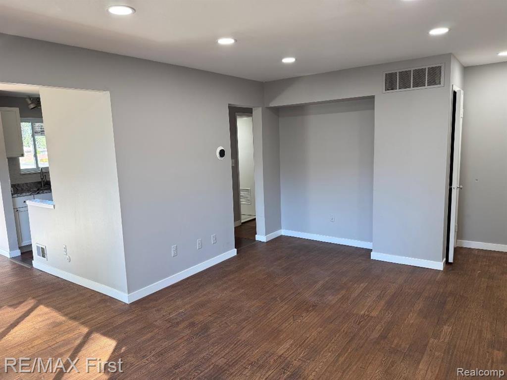 29638 Hoover Road, 638, Warren, MI 48093 — Photo 6