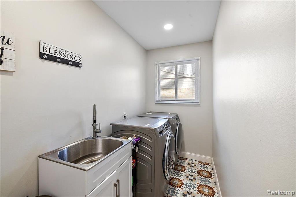 40217 LANGTON Drive, Sterling Heights, MI 48310 — Photo 18