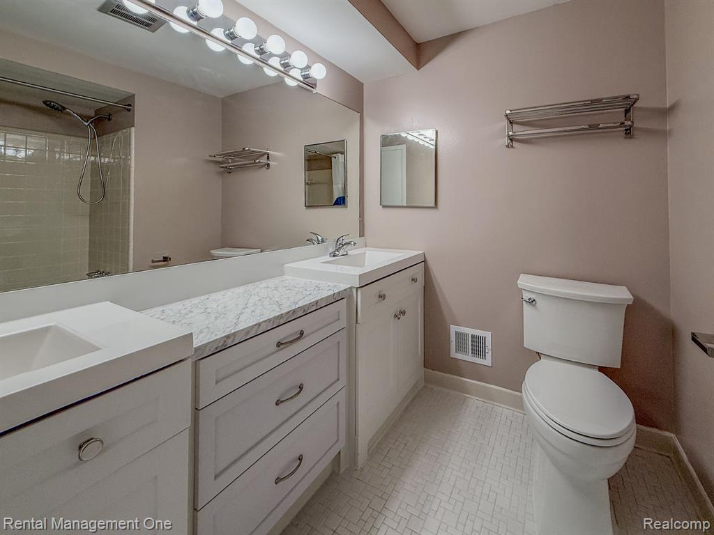 5326 FALMOUTH Drive, Troy, MI 48085 — Photo 23