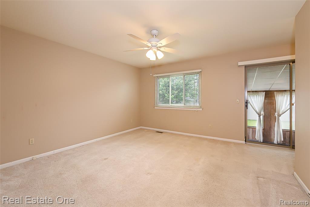 62622 RALEIGH CT, 4, South Lyon, MI 48178 — Photo 29