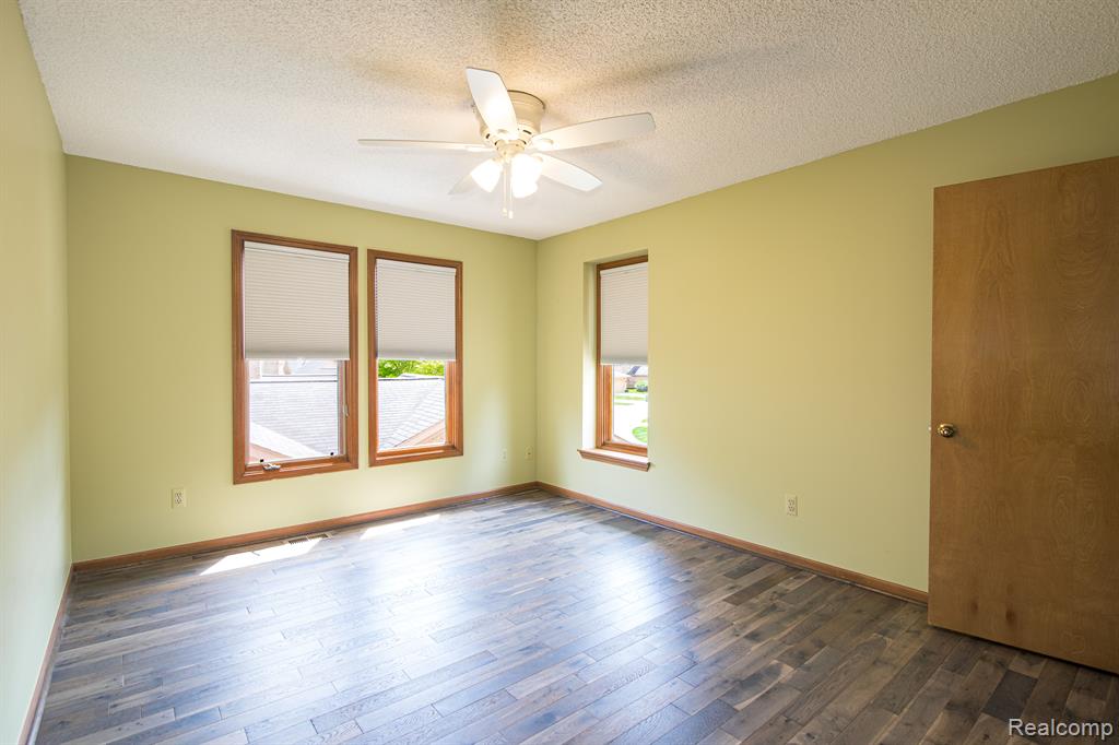 22140 River Ridge Trail, Farmington Hills, MI 48335 — Photo 15