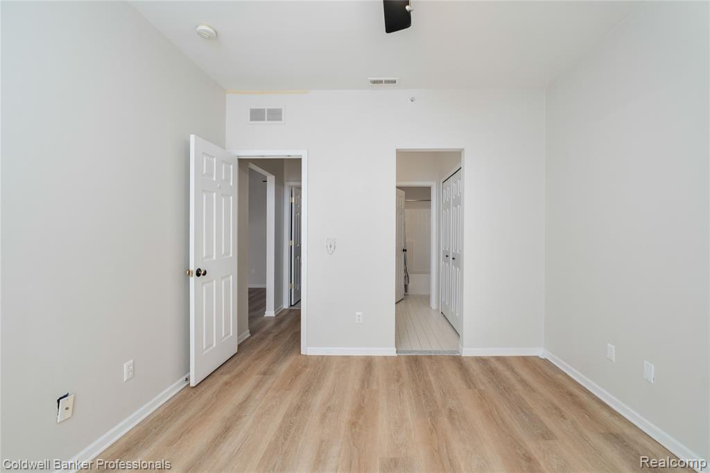 2104 Trailway Court, Commerce Twp, MI 48390 — Photo 20