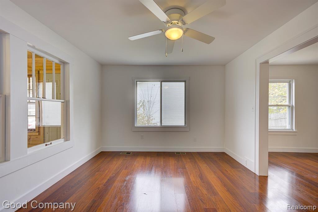 720 E Granet Avenue, Hazel Park, MI 48030 — Photo 9