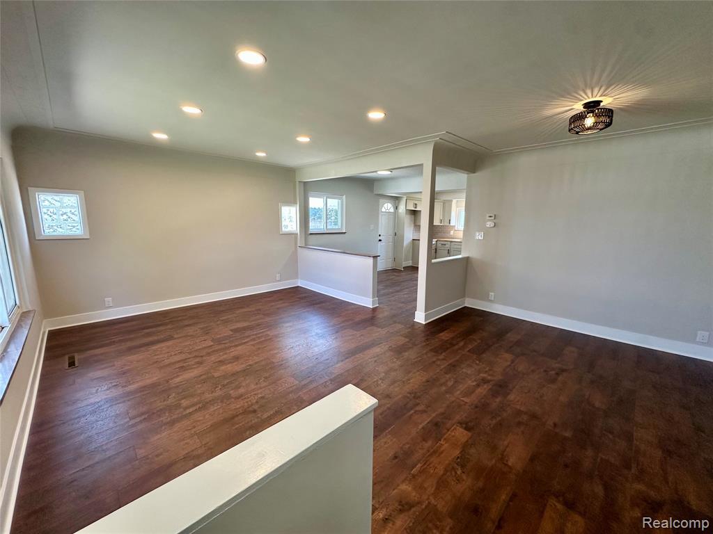 7254 Gerald Avenue, Warren, MI 48092 — Photo 4