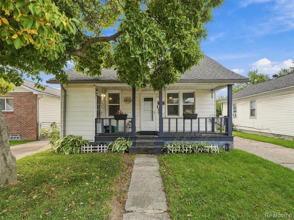 8700 Continental Avenue, Warren, MI 48089