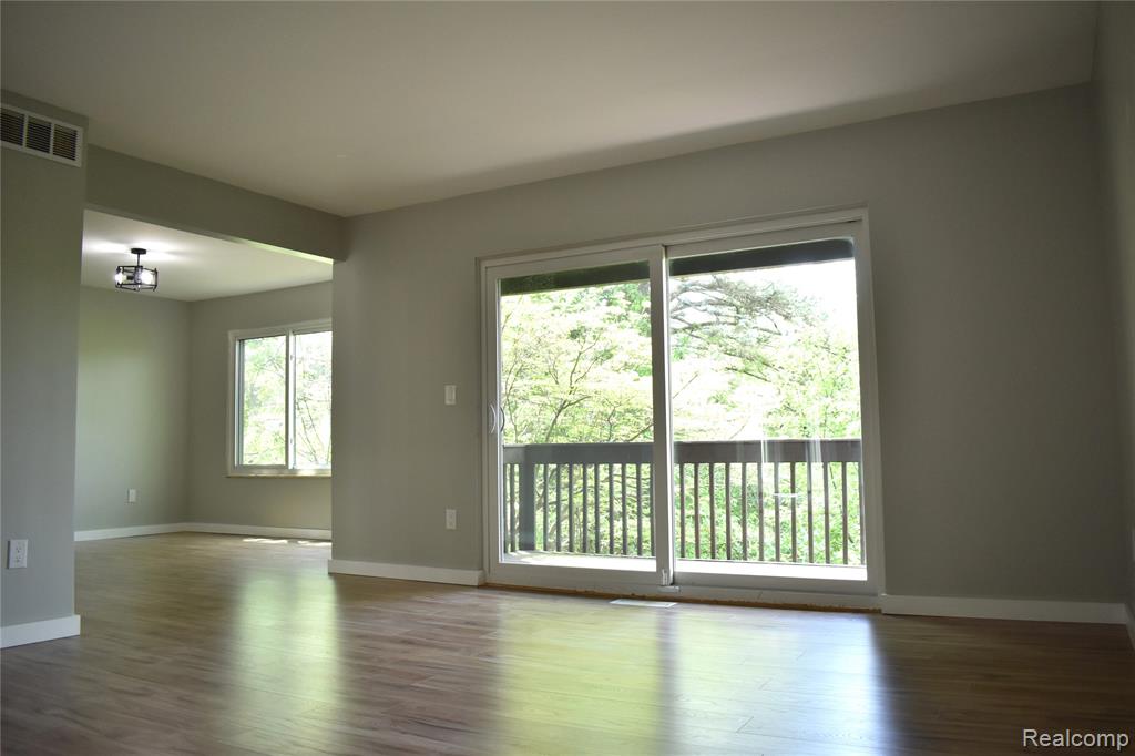2073 BORDEAUX Street, West Bloomfield, MI 48323 — Photo 13
