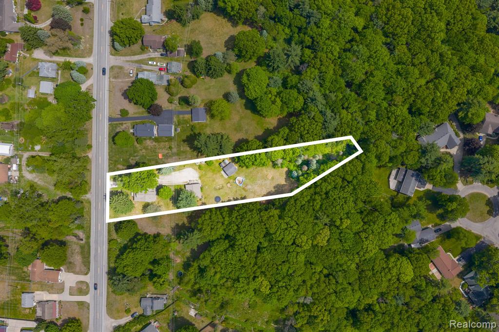 4207 Pine Grove Avenue, Fort Gratiot, MI 48059 — Photo 3