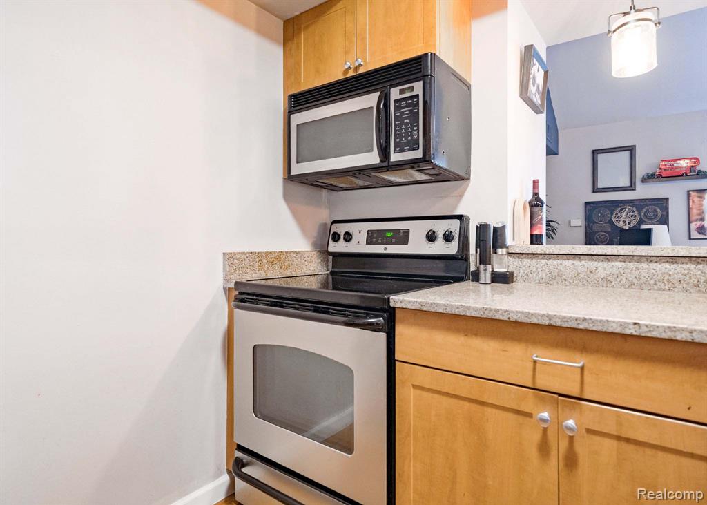 2798 Davison Avenue, Auburn Hills, MI 48326 — Photo 12