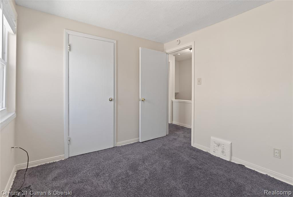 9145 Mettetal, Detroit, MI 48228 — Photo 7