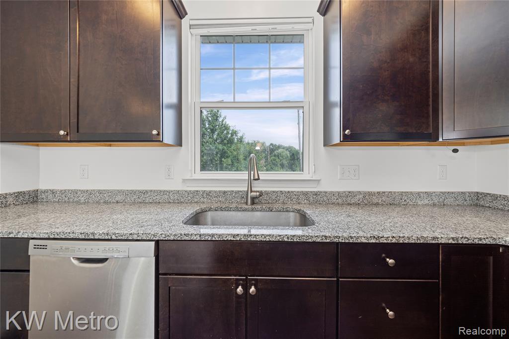 4636 Bradley Circle, Troy, MI 48085 — Photo 8
