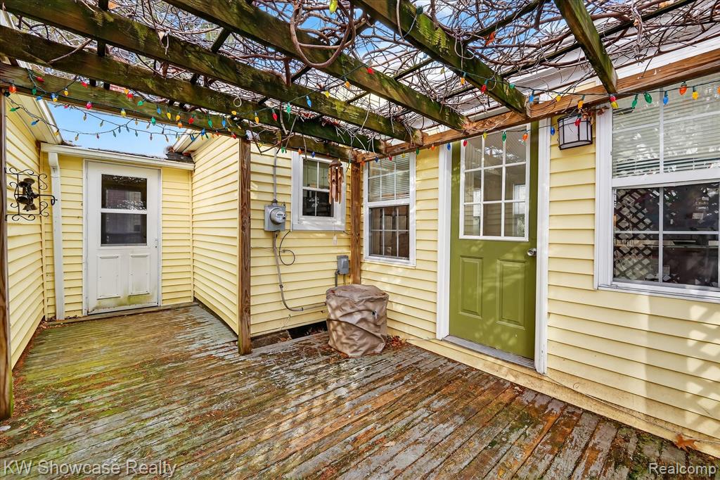 323 Franklin Street, Milford, MI 48381 — Photo 39