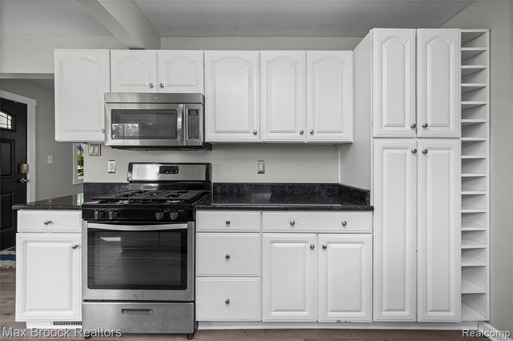808 N Edgeworth Avenue, Royal Oak, MI 48067 — Photo 10