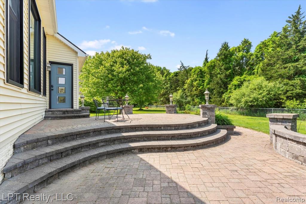 8617 Bonaventure Drive, Brighton, MI 48116 — Photo 44