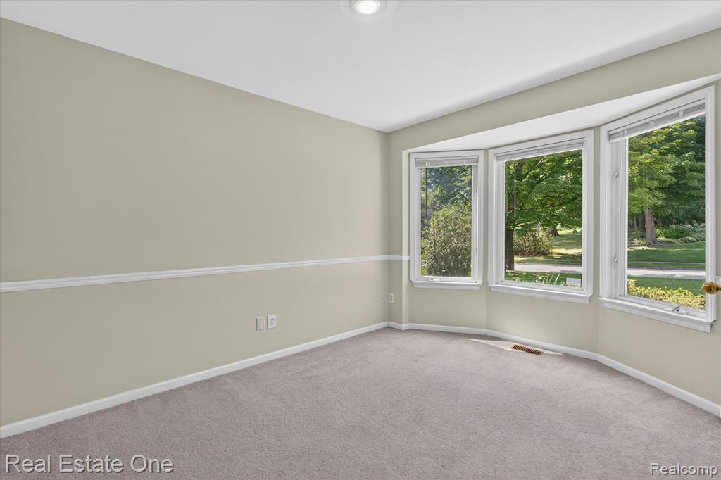 9610 Forest Ridge Drive, Clarkston, MI 48348 — Photo 8