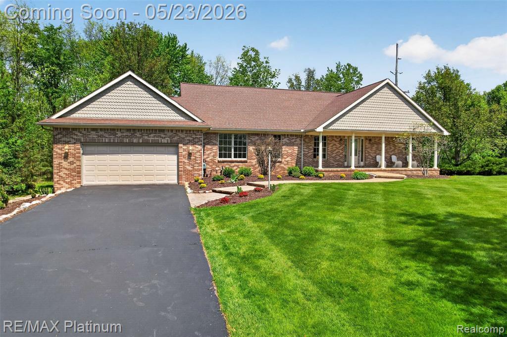 59360 Foxpointe Lane, South Lyon, MI 48178