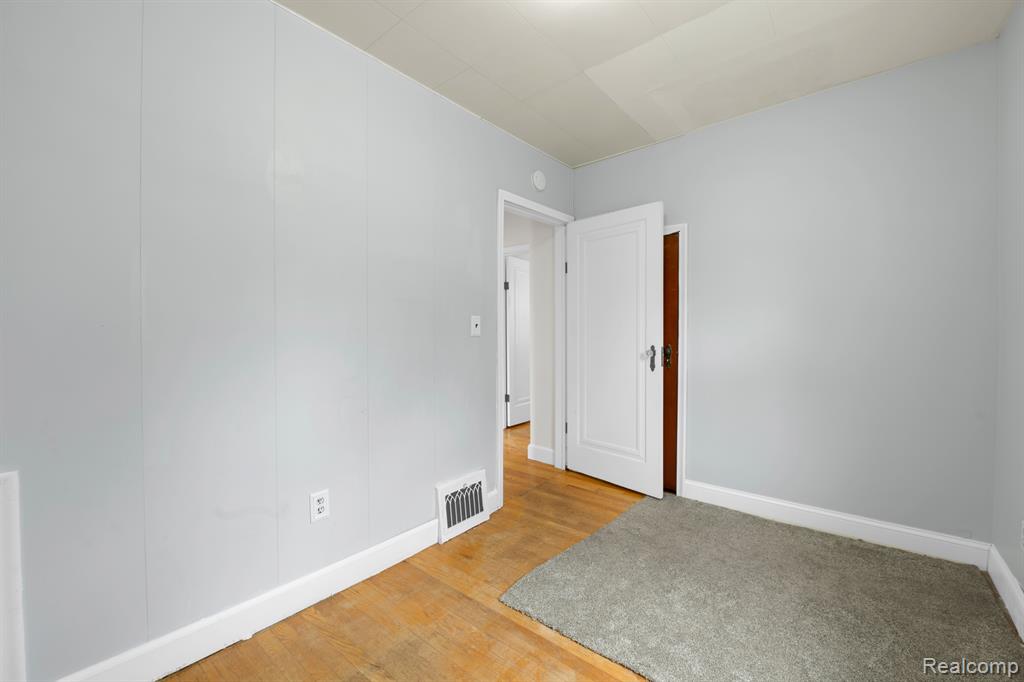 4901 HARDING Street, Dearborn Heights, MI 48125 — Photo 17