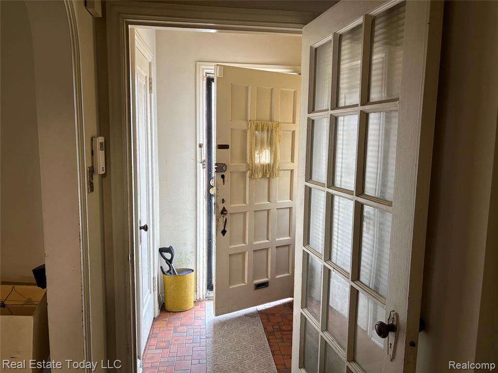 2405 Sturtevant Street, Detroit, MI 48206 — Photo 14