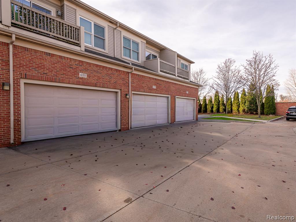 655 Vinewood Street, Wyandotte, MI 48192 — Photo 26