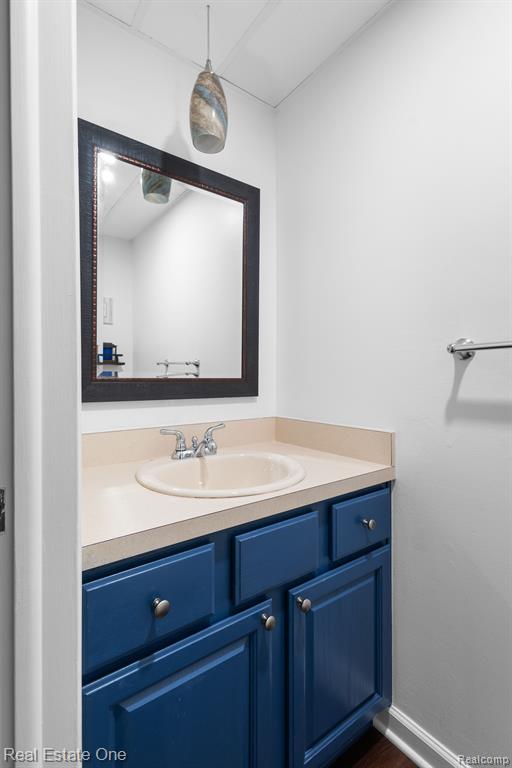 1555 S HILL Boulevard, Bloomfield Hills, MI 48304 — Photo 15
