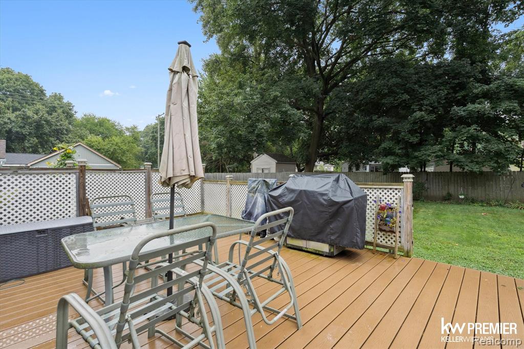6421 Prairie Lawn Drive, Waterford, MI 48329 — Photo 30