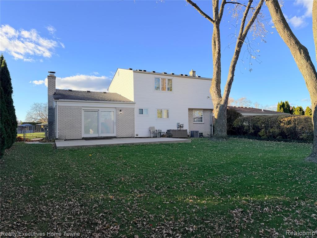 40552 Lizabeth Drive, Sterling Heights, MI 48313 — Photo 4