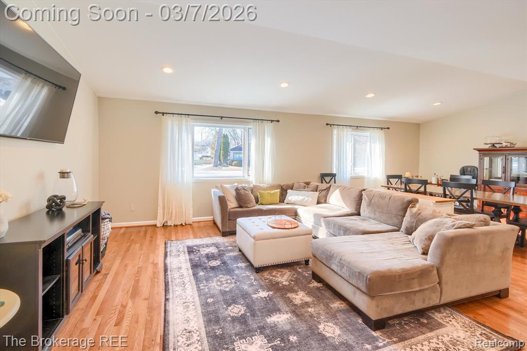 4405 Green Lake Road, West Bloomfield, MI 48323 — Photo 8