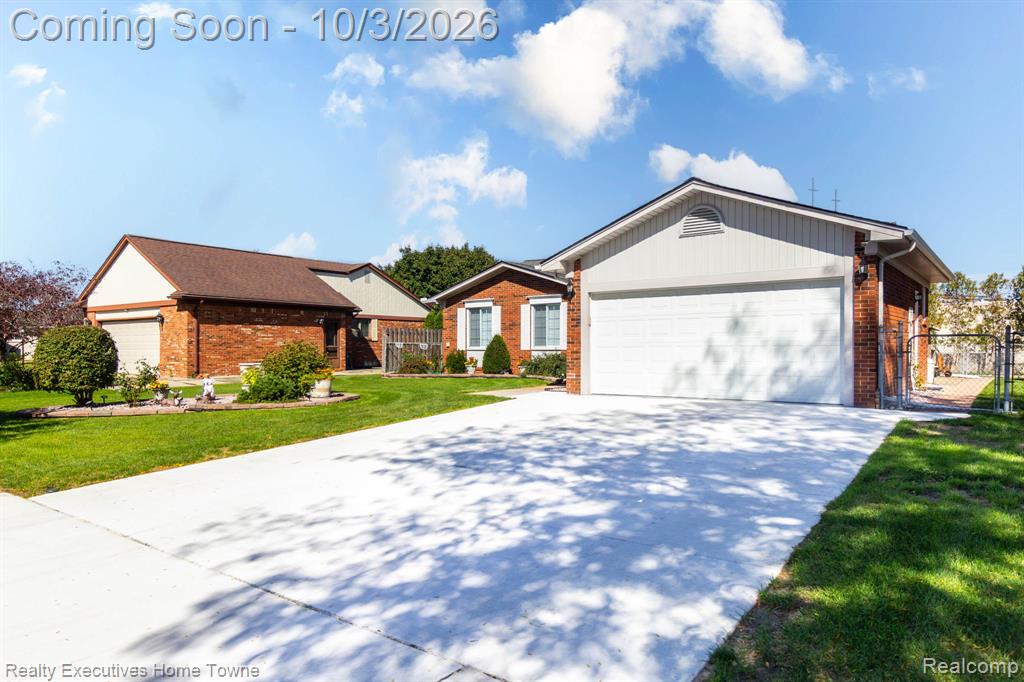 3025 Elphin Drive - Photo 2