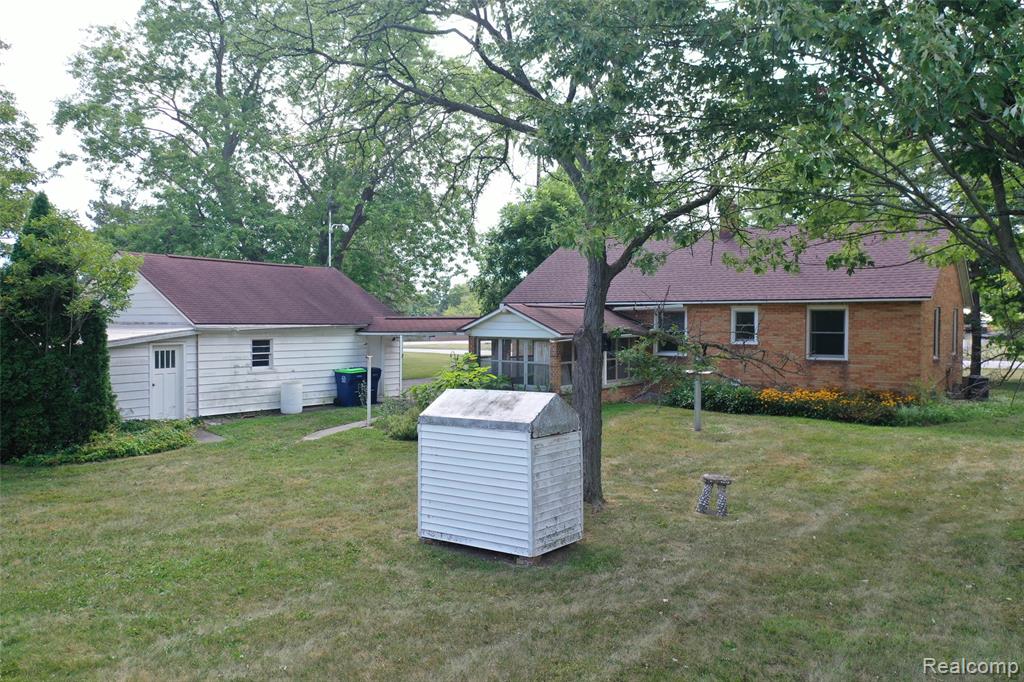 430 N Center Road, Saginaw, MI 48638 — Photo 28