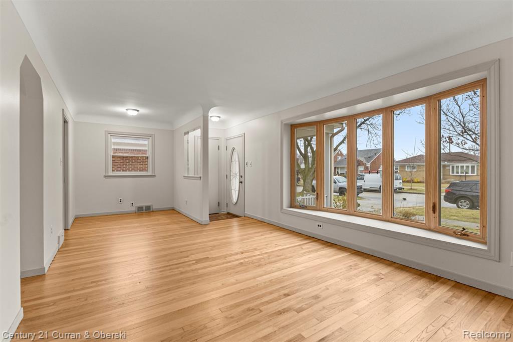 8054 Robinson Avenue, Allen Park, MI 48101 — Photo 5
