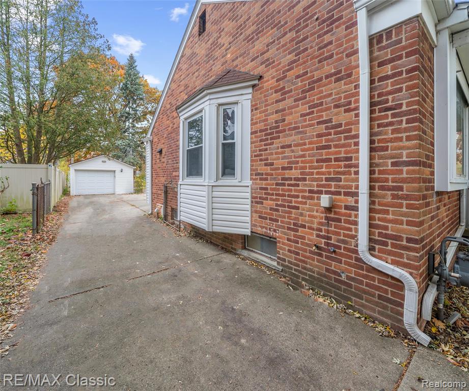 9951 Berwyn, Redford, MI 48239 — Photo 34