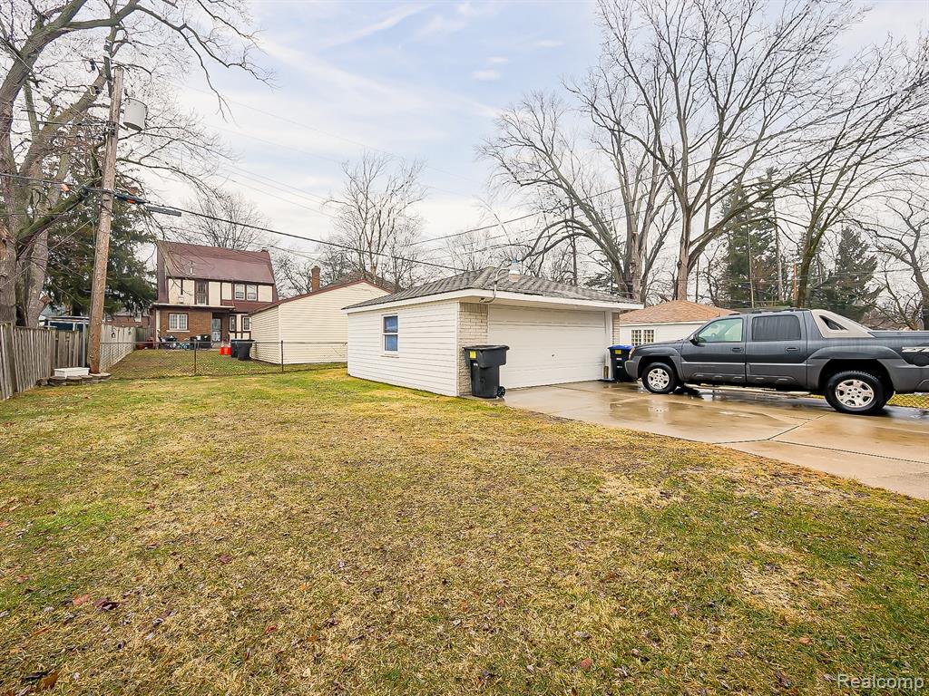 16870 Shaftsbury Avenue, Detroit, MI 48219 — Photo 29