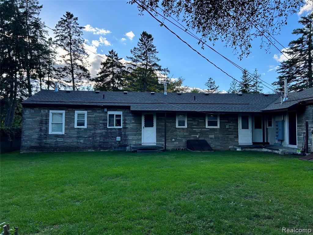 1374 Stanley Avenue, Pontiac, MI 48340
