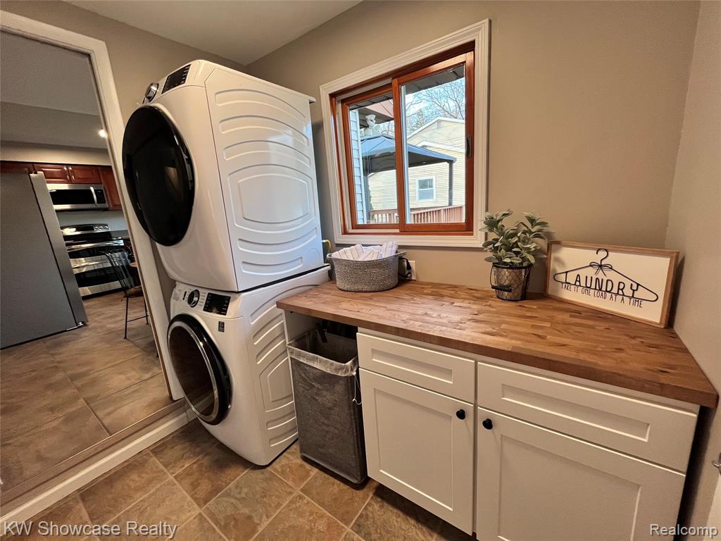2034 E Nalone, Wixom, MI 48393 — Photo 34