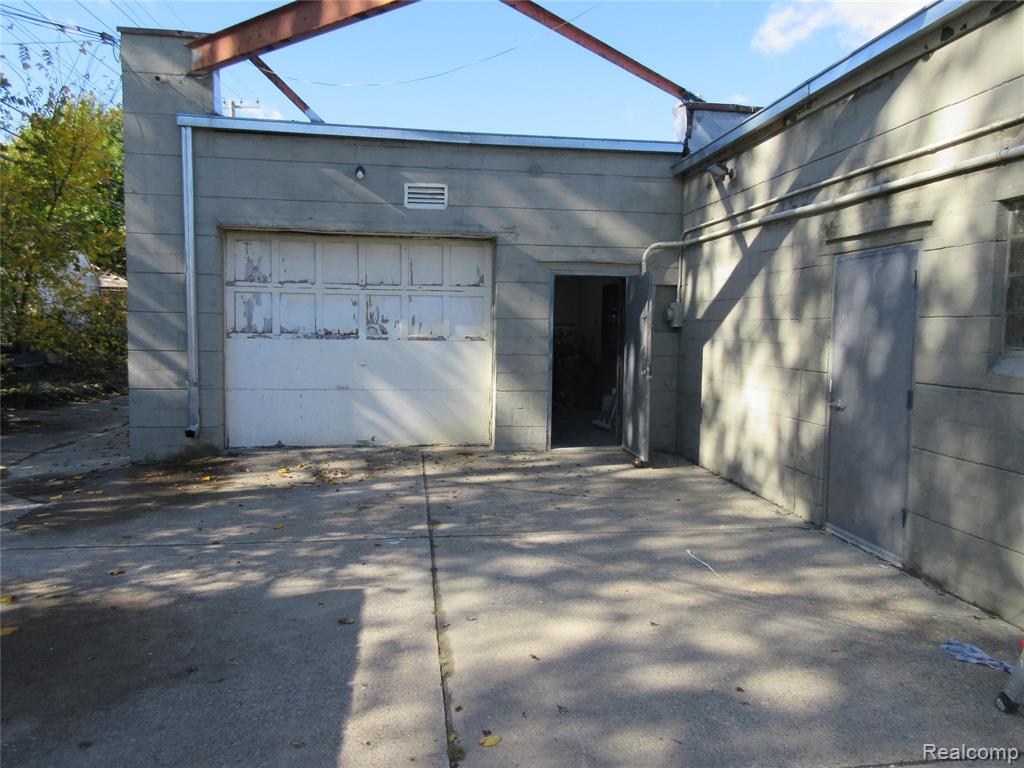 15292 E 8 MILE Road, Detroit, MI 48235 — Photo 17