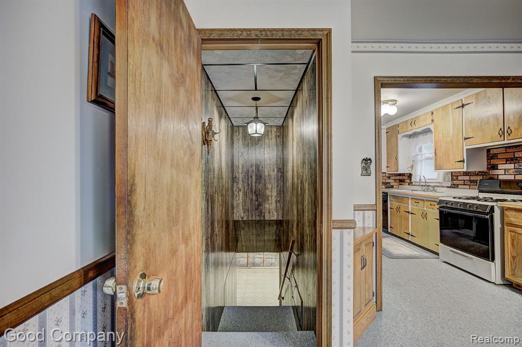 405 CHARLEVOIX Street, Clawson, MI — Photo 24